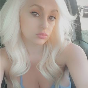 Meet your Posher, Cassandra